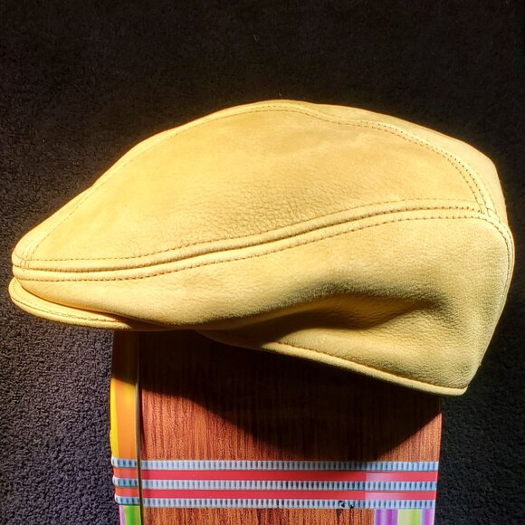 VINTAGE SUEDE LEATHER NEWSPAPER BOY FLAT CAP...MADE IN USA...CAP IS NOT LINED - Picture 2 of 5